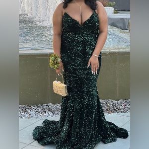 Portia and Scarlett • Size 16-18 • Sequin Emerald Green